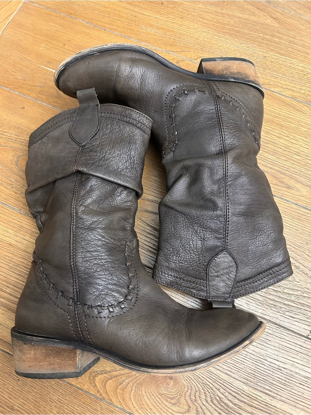 Clarks distressed slouchy Women’s Leather Mid-Calf Boots 7